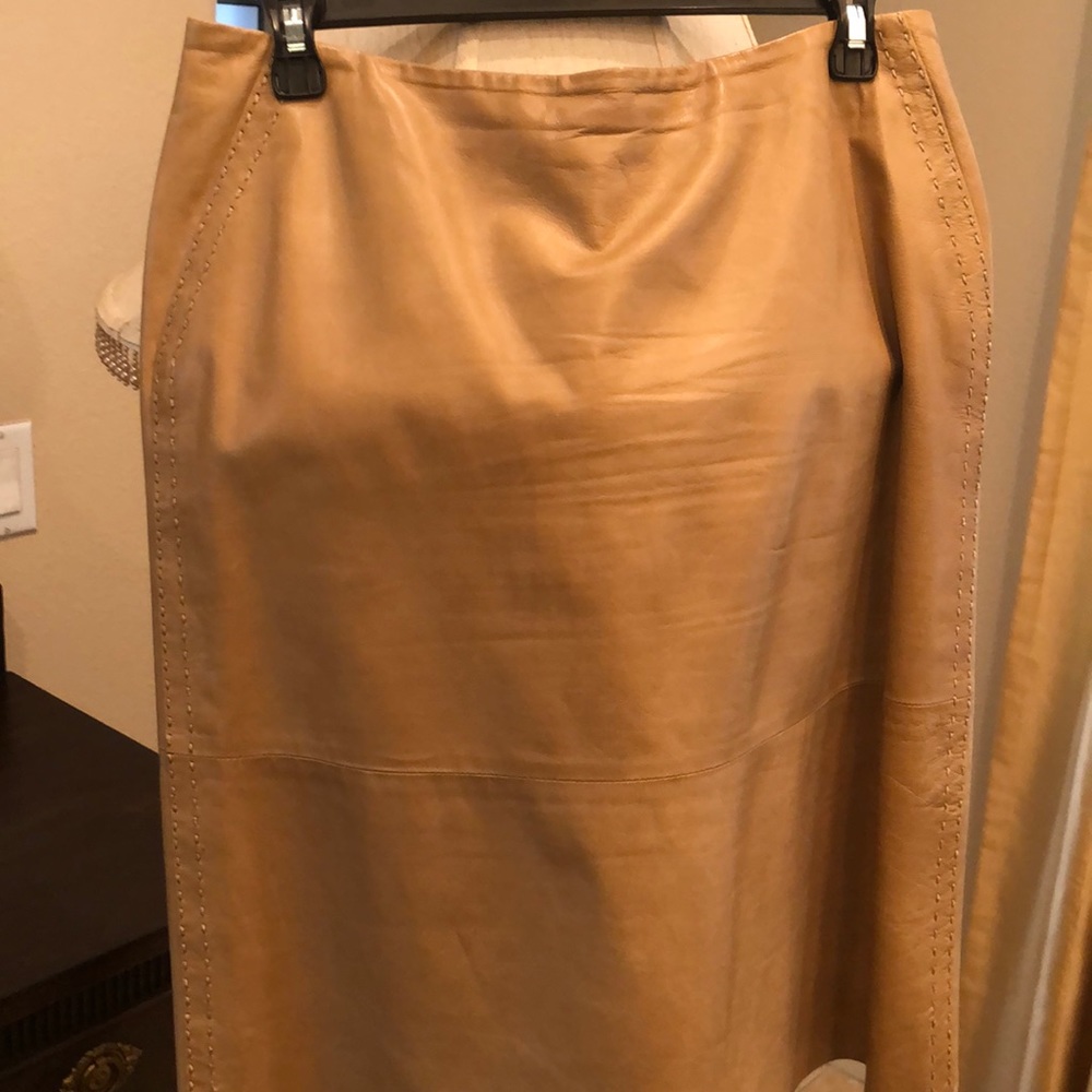 Banana Republic tan leather skirt